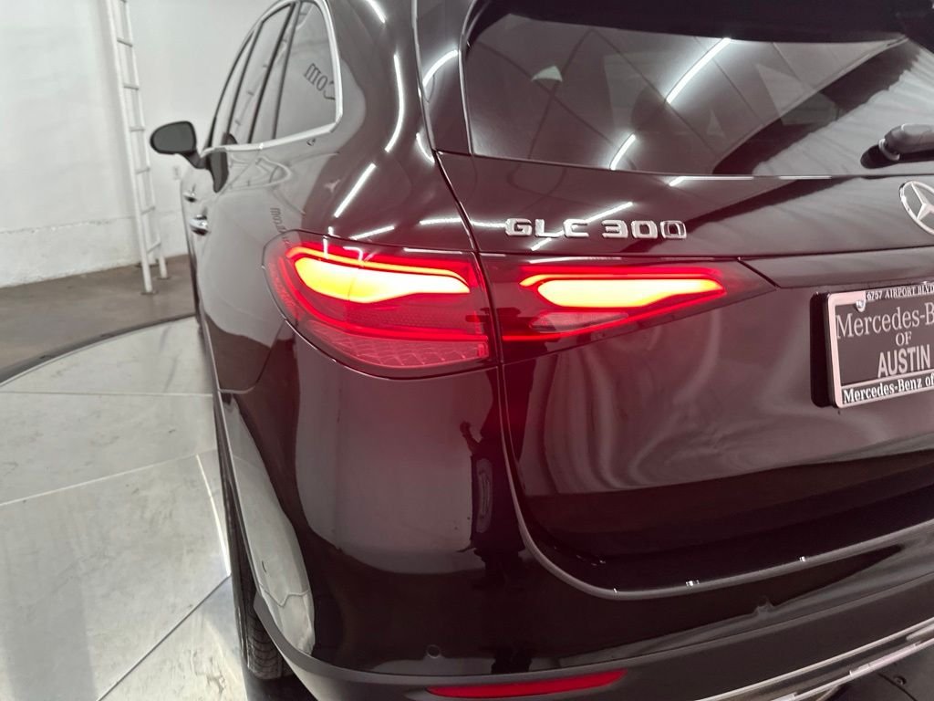 New 2026 Black Mercedes-Benz GLC 300 image 11