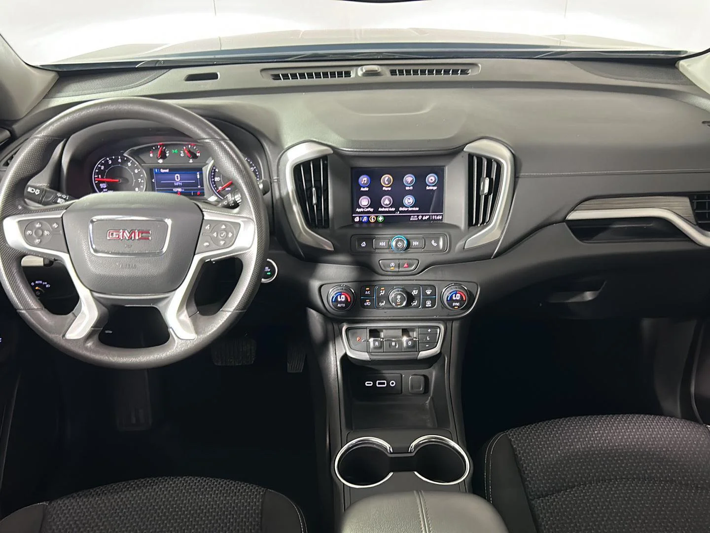 Used 2024 Downpour Metallic GMC SLE image 26
