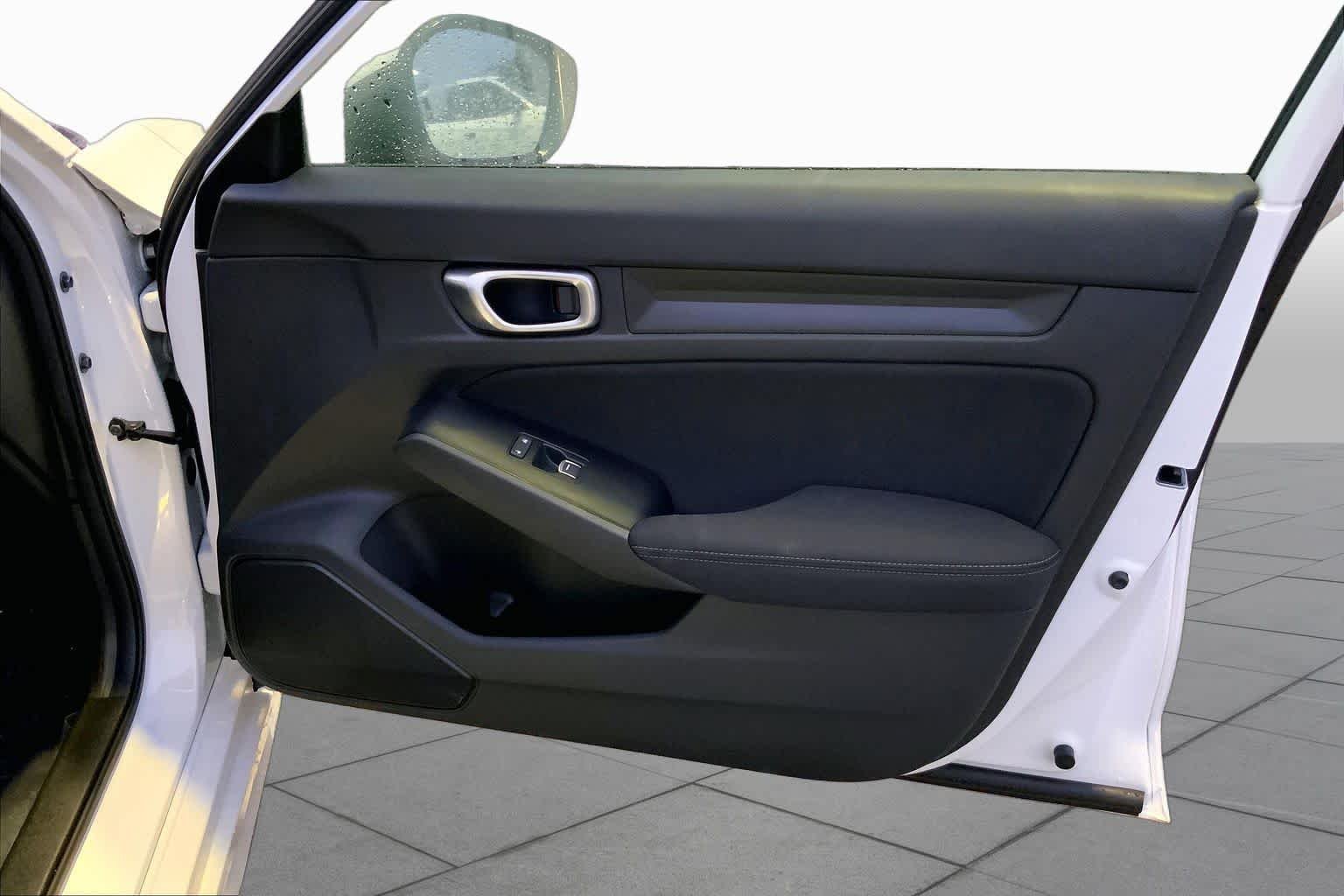 Used 2026 Platinum White Pearl Honda LX image 22