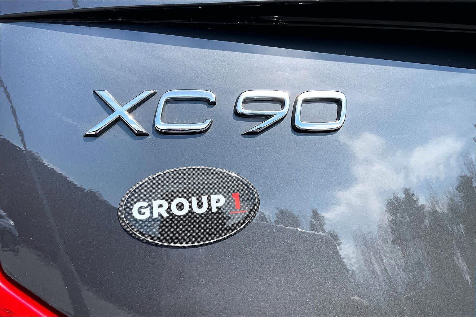 Used 2024 Platinum Grey Metallic Volvo Plus image 33