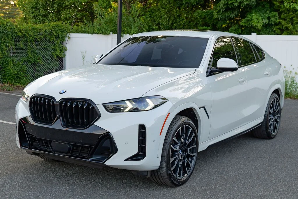 Used 2024 Alpine White BMW xDrive40i image 3