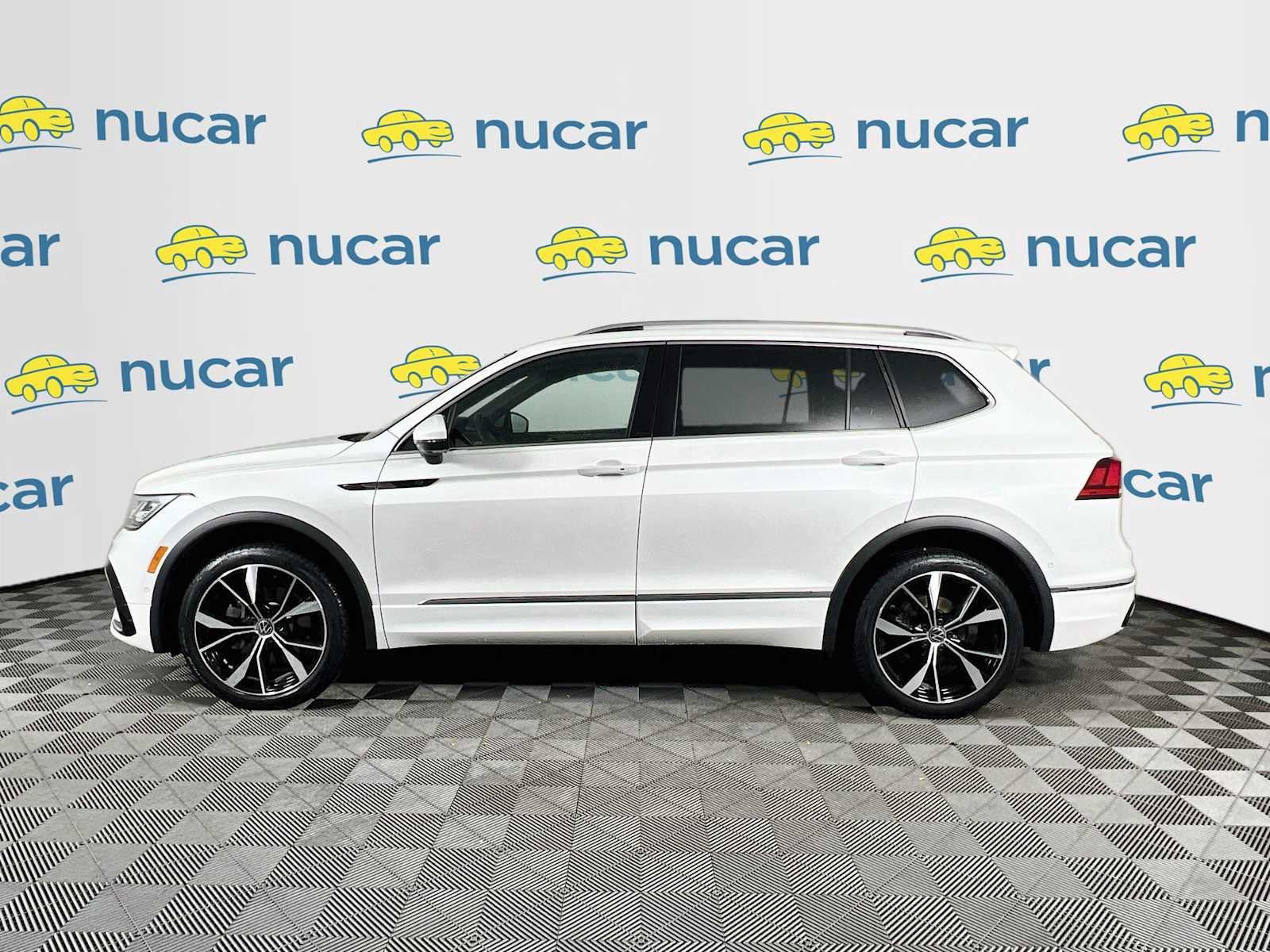 Used 2023 Opal White Pearl Volkswagen SEL R-Line image 4