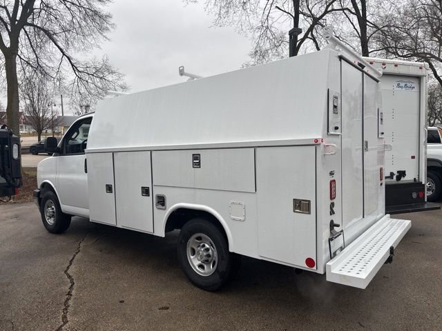 New 2025 Summit White Chevrolet 1WT image 5