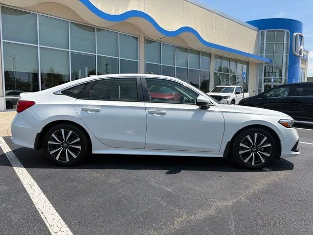 Used 2022 Platinum White Pearl Honda EX image 5