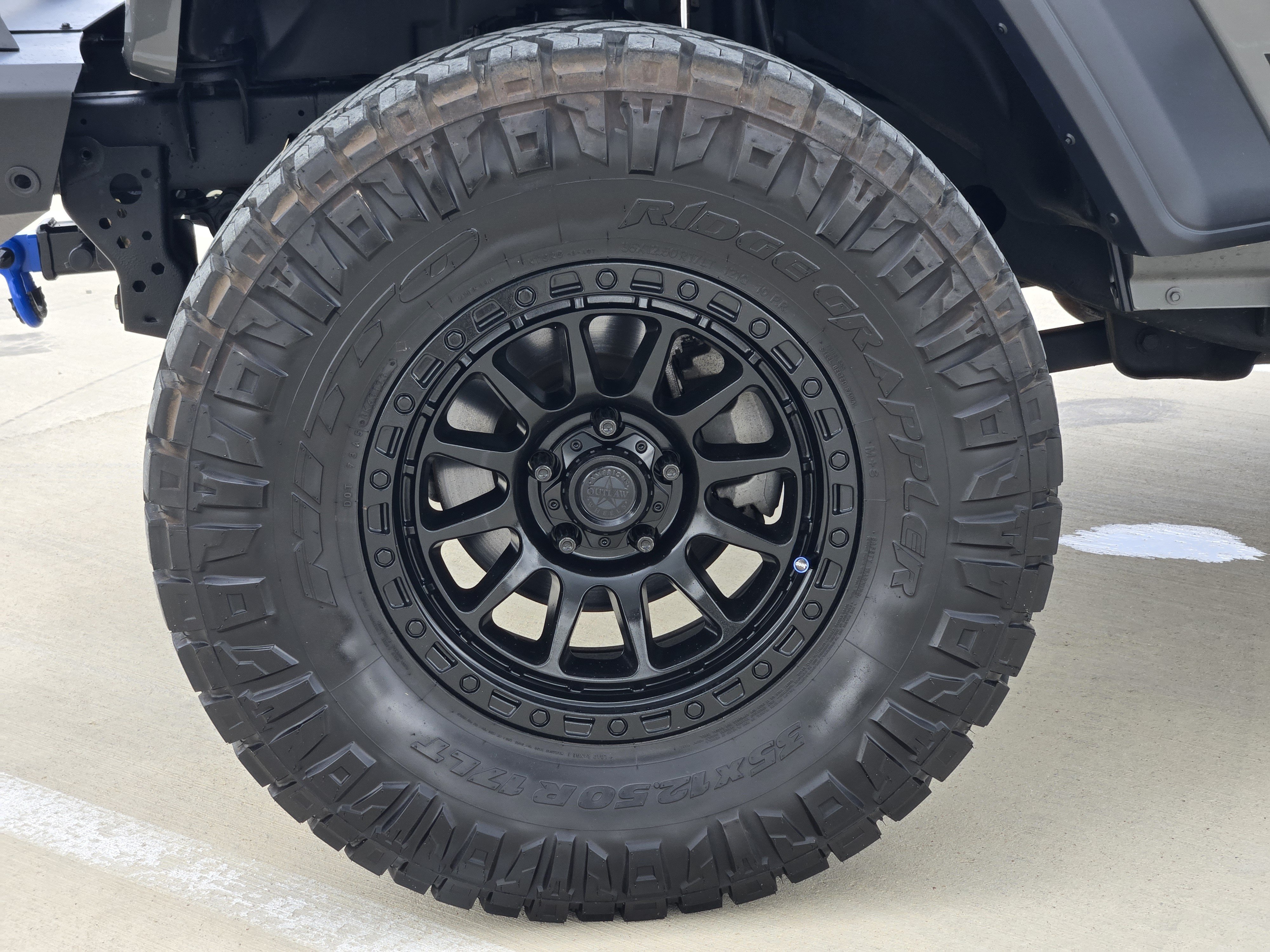 Used 2023 Sting-Gray Clearcoat Jeep Sport S image 12