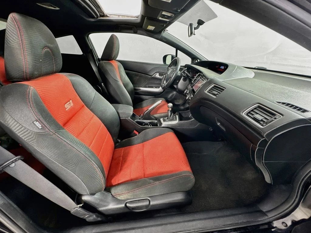 Used 2015 Crystal Black Pearl Honda Si image 31
