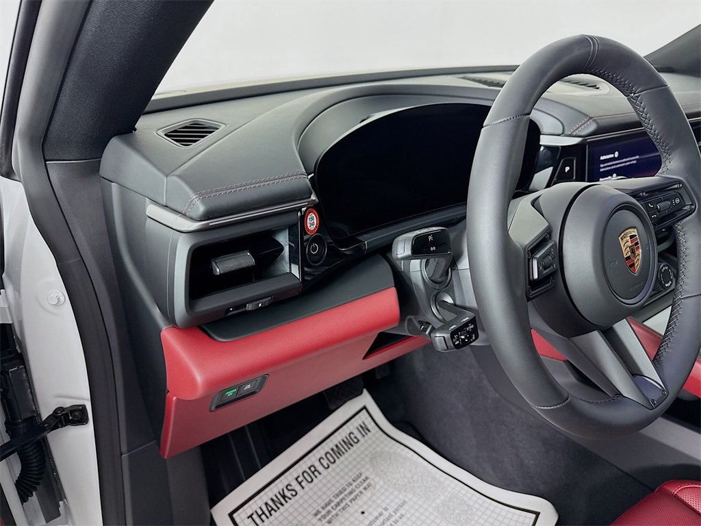 2025 Porsche Macan Electric photo 4