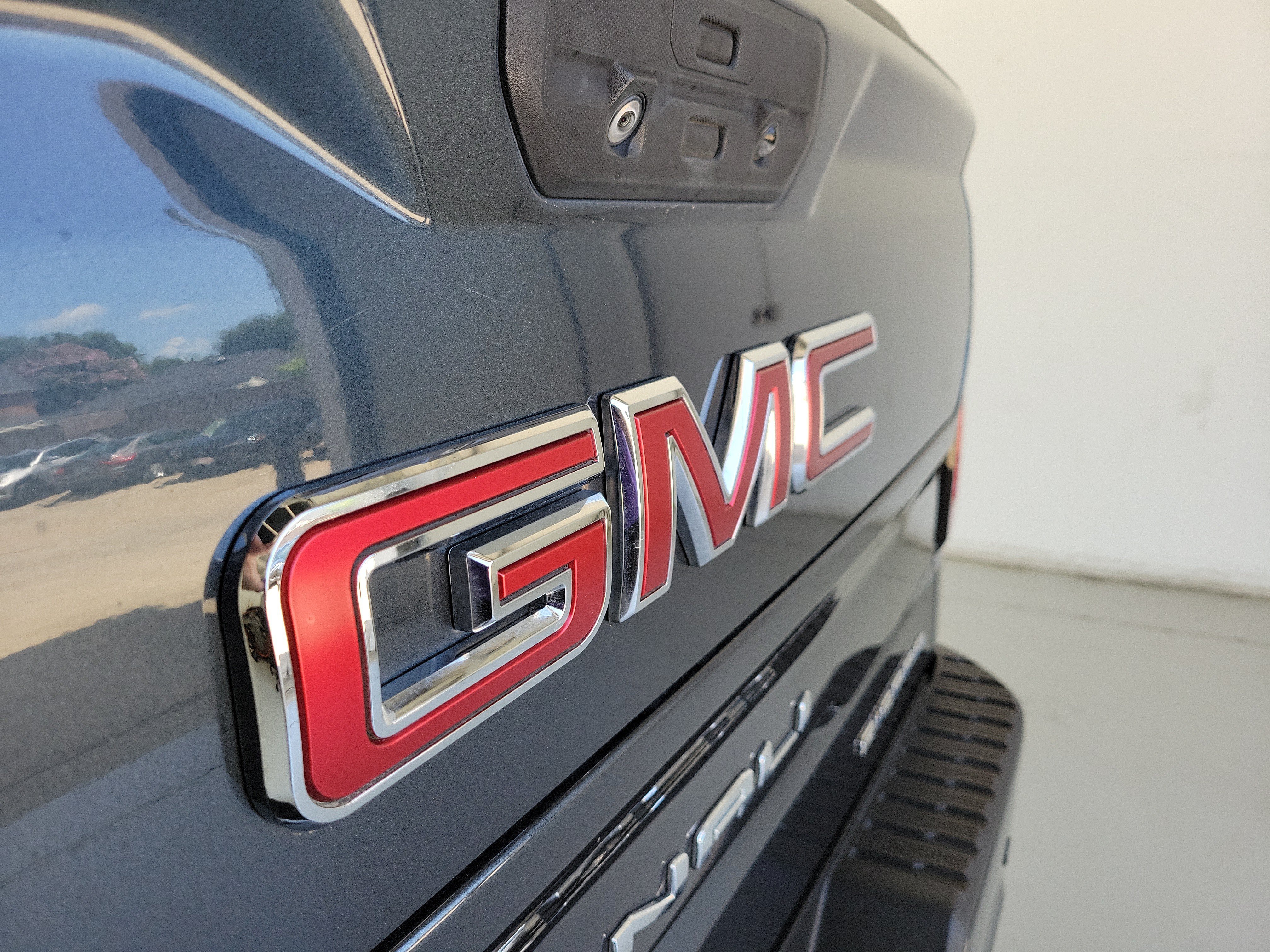 Used 2020 Dark Sky Metallic GMC Denali image 9