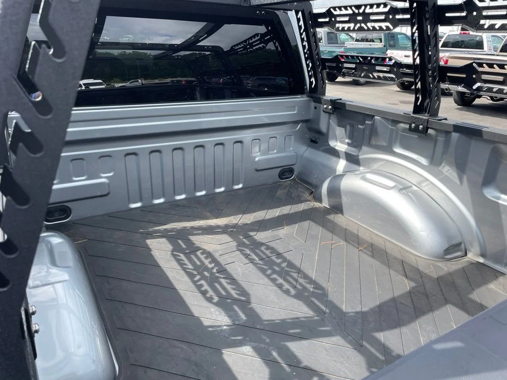 Used 2023 Silver Ford XL image 9