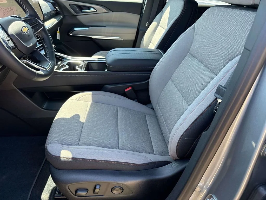 New 2026 Sterling Gray Metallic Chevrolet LT image 28