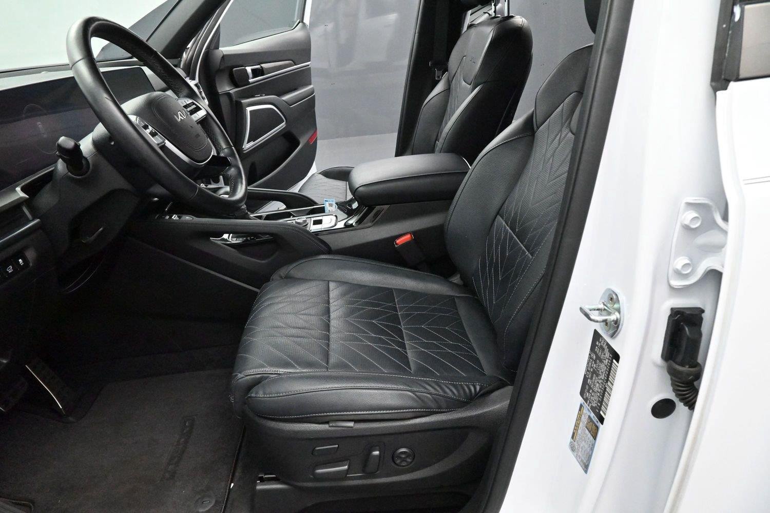 Used 2023 Glacial White Pearl Kia SX X-Line image 14