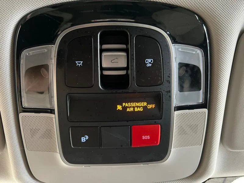 Used 2025 Gray Hyundai SEL Convenience image 23