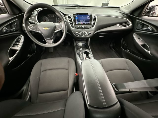 1G1ZD5ST3SF126877