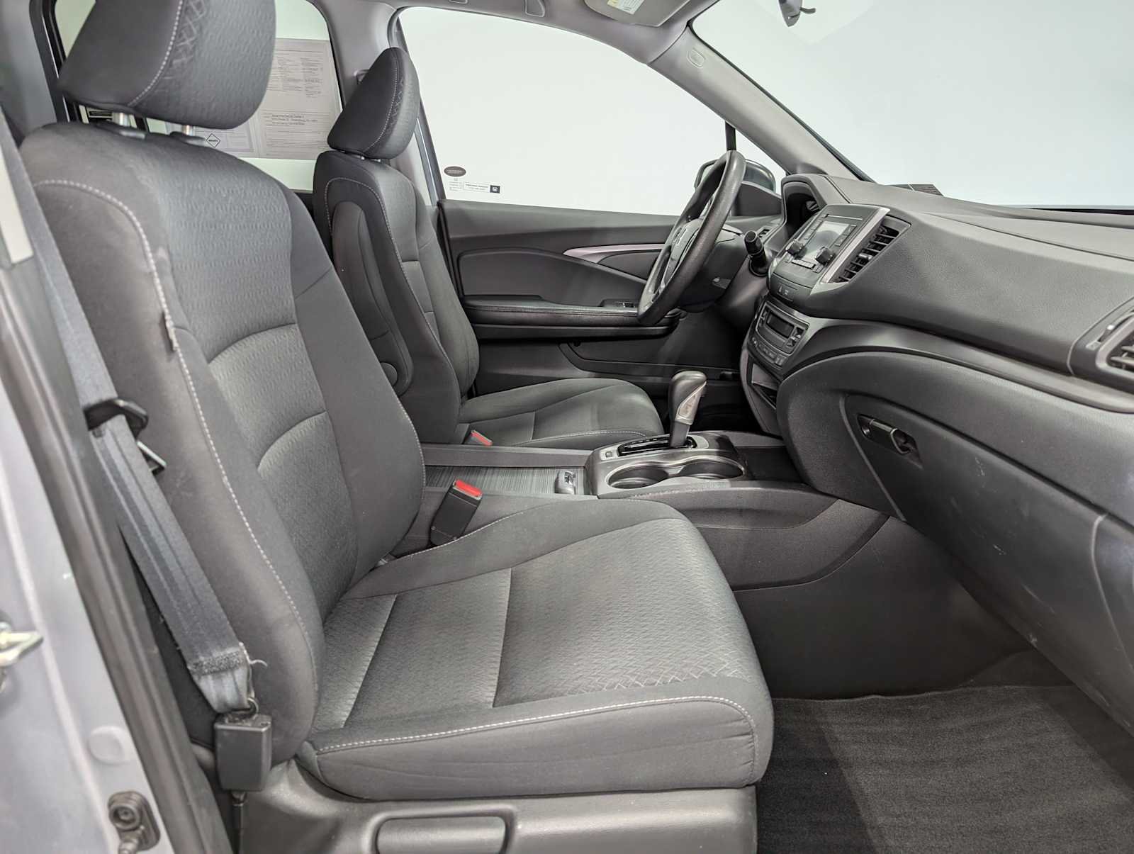 Used 2017 Lunar Silver Metallic Honda RT image 39