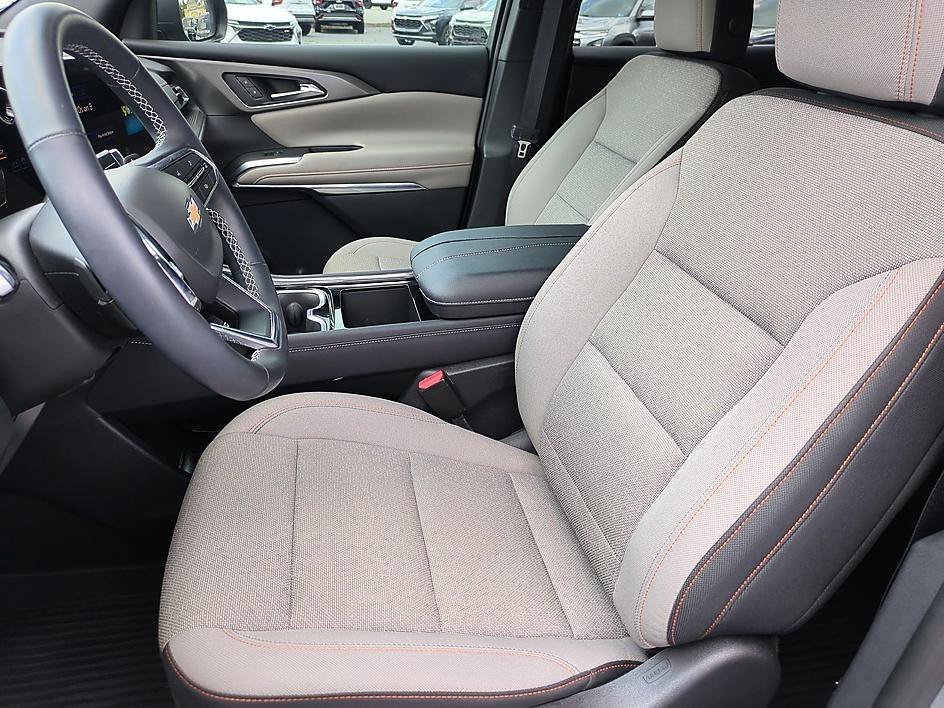 Used 2025 Sterling Gray Metallic Chevrolet FWD LT image 14