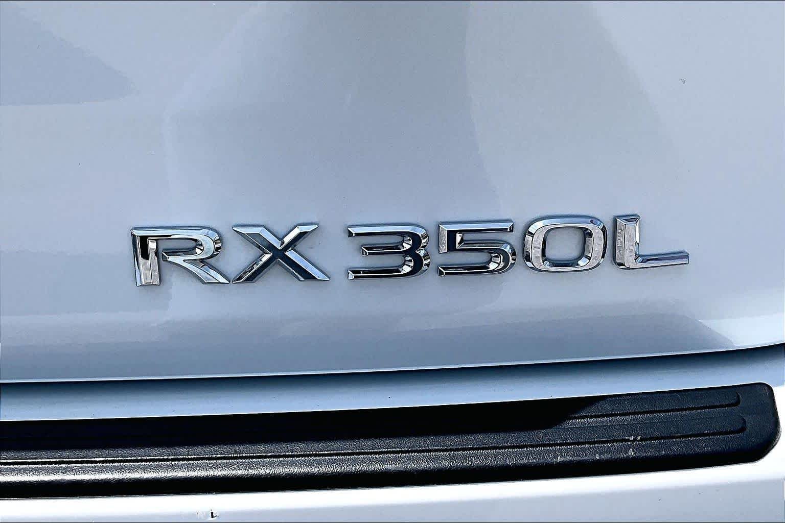 Used 2022 Eminent White Pearl Lexus  image 10