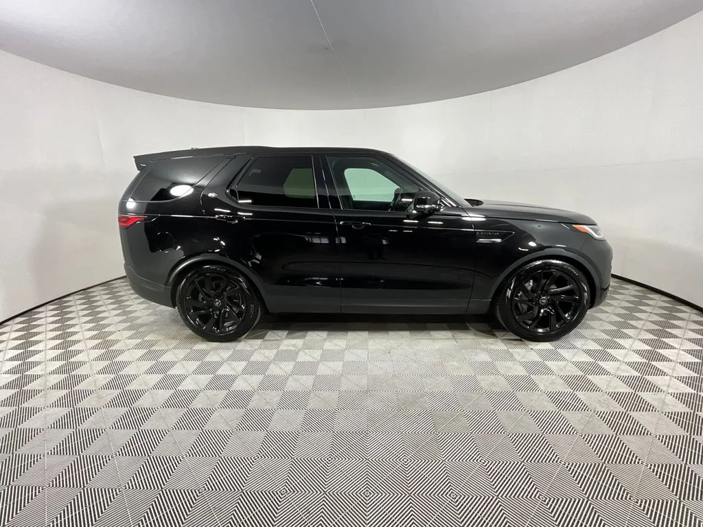 Certified Used 2025 Black Land Rover S image 5