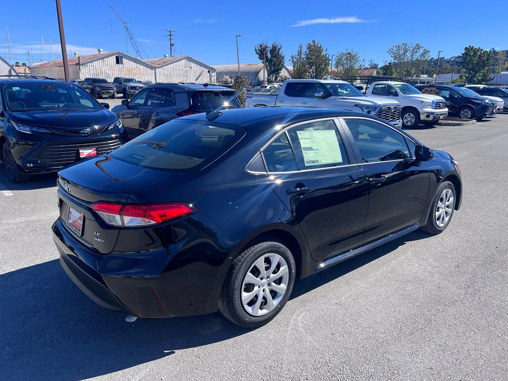 New 2027  Toyota LE image 2