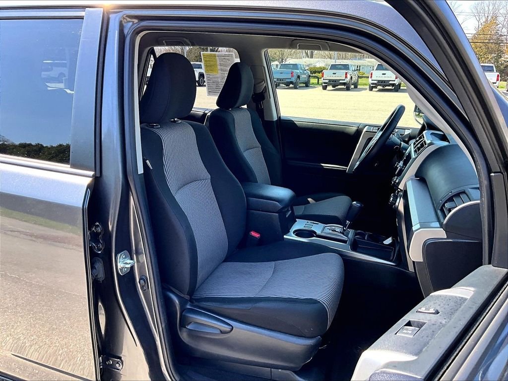 Used 2022 Magnetic Gray Metallic Toyota SR5 image 11