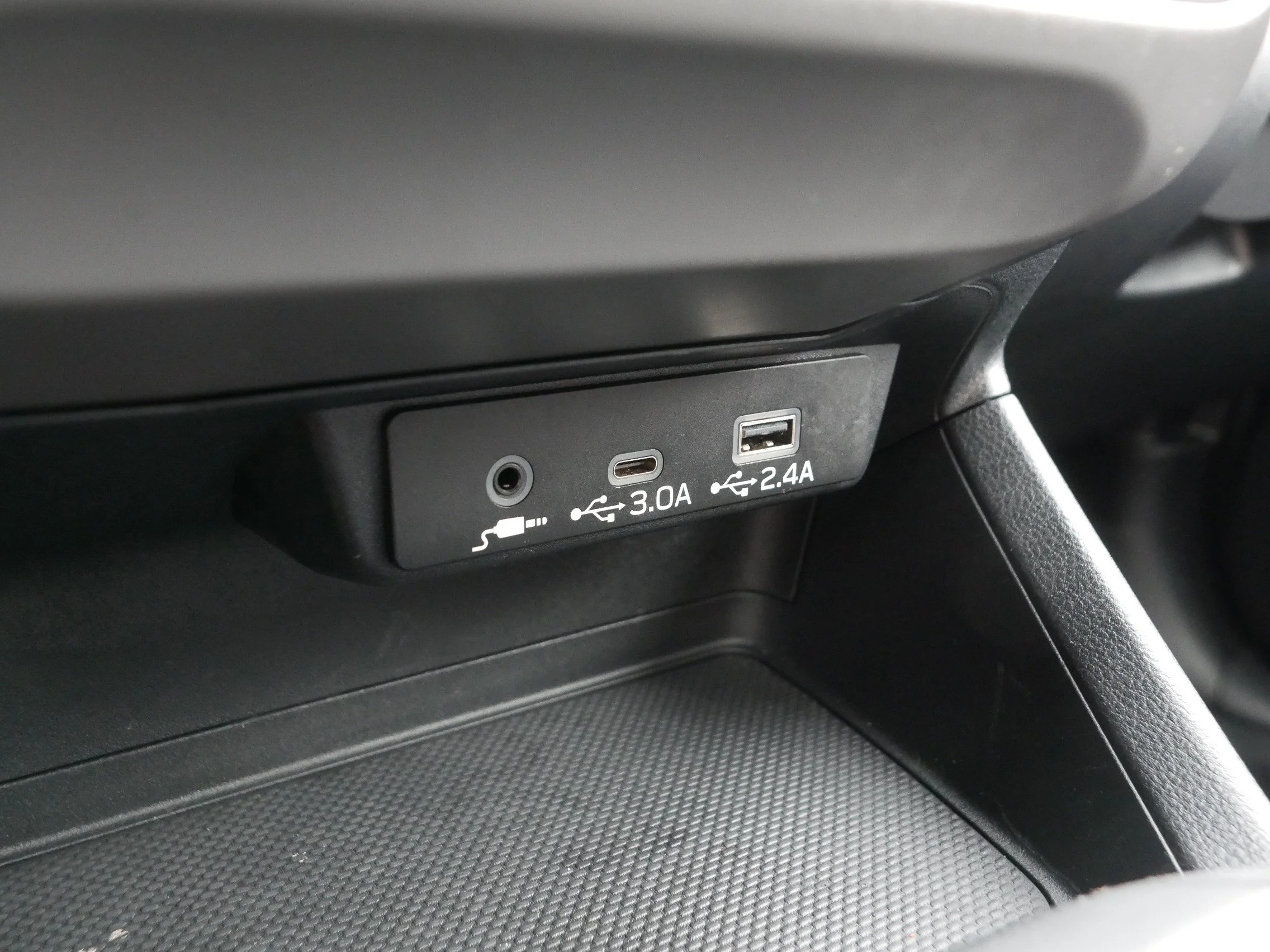 Used 2025 Magnetite Gray Metallic Subaru Premium image 33