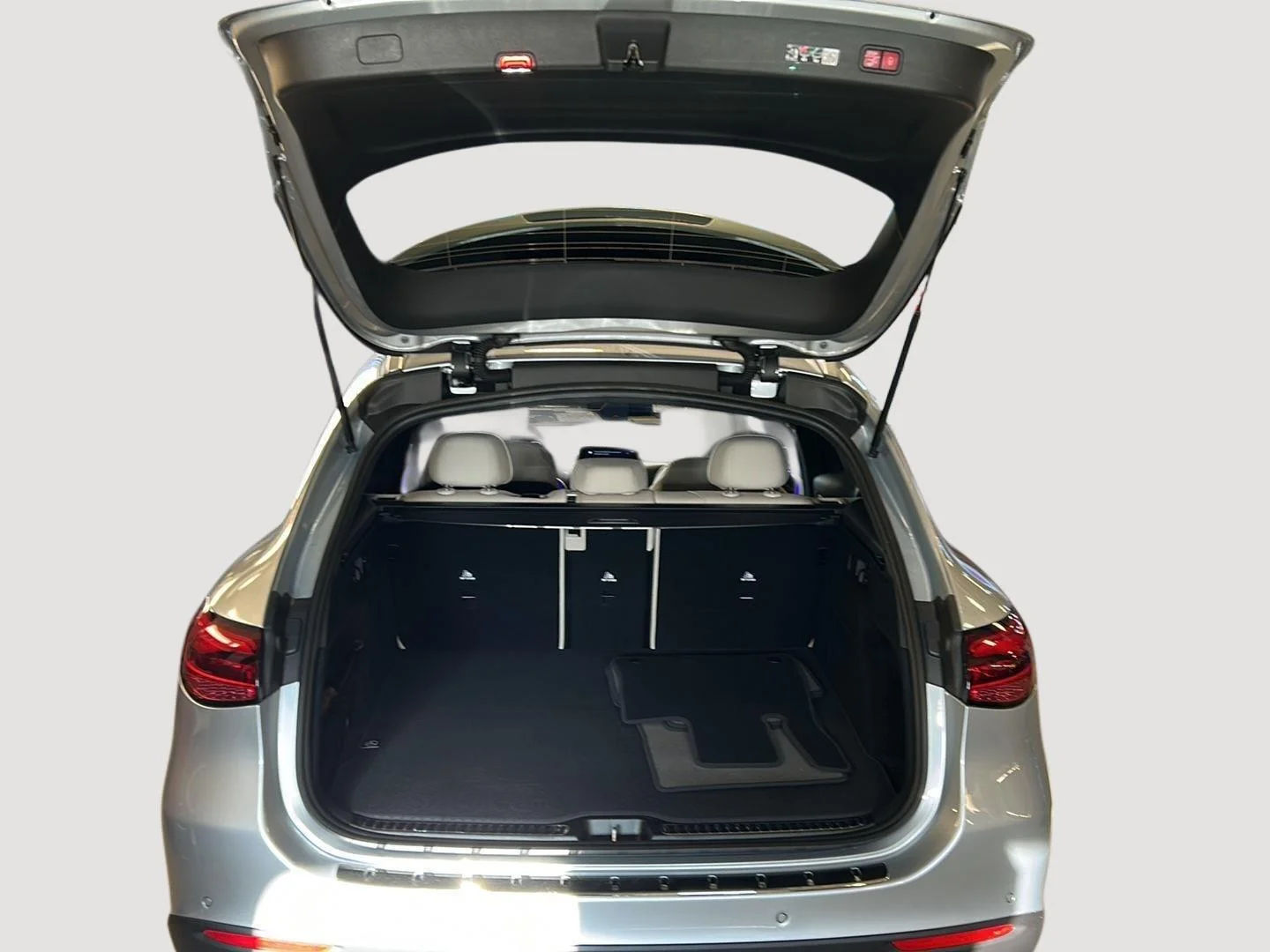 New 2026 Cirrus Silver Metallic Mercedes-Benz GLC 300 image 27