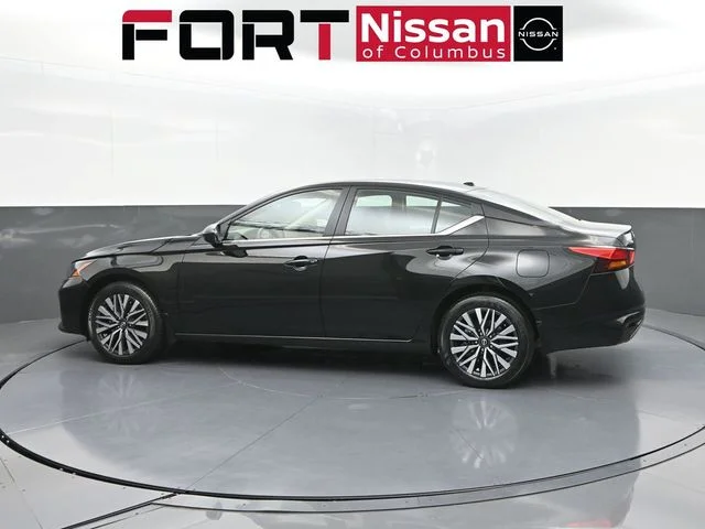 New 2026 Black Nissan 2.5 SV image 4