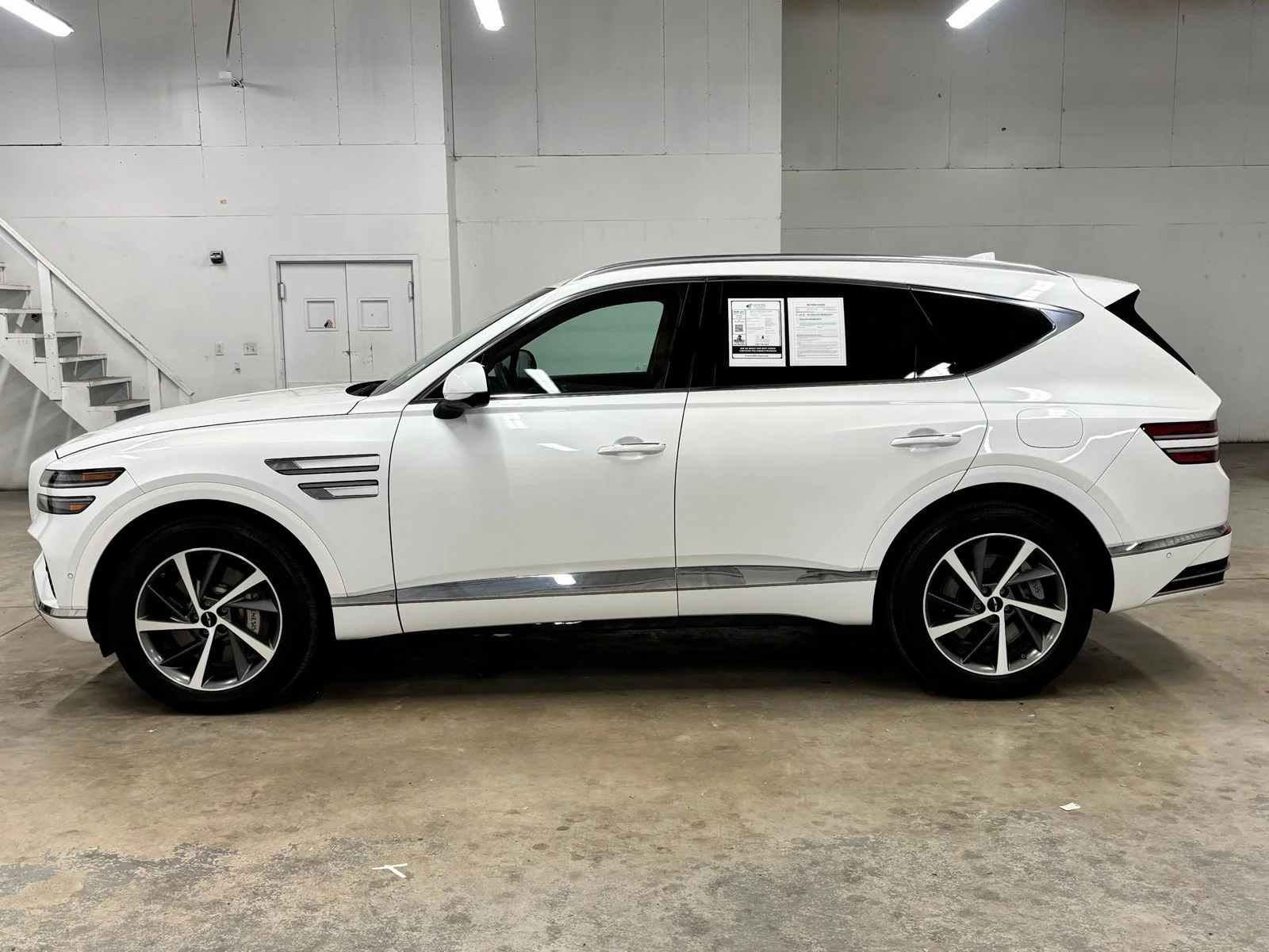Used 2025 White Genesis 3.5T Advanced image 4