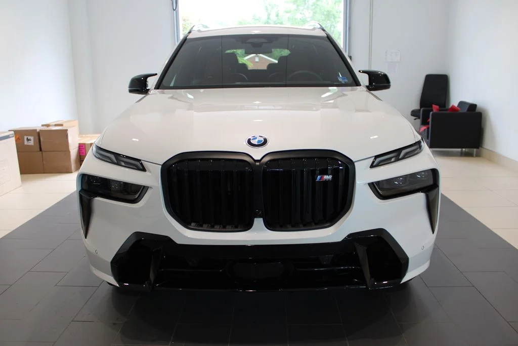 New 2027 White BMW M60i image 12