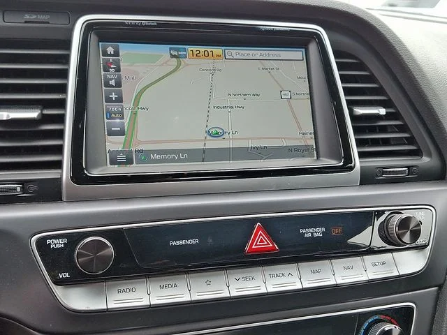 Used 2018 Silver Hyundai Limited 2.0T+ image 23