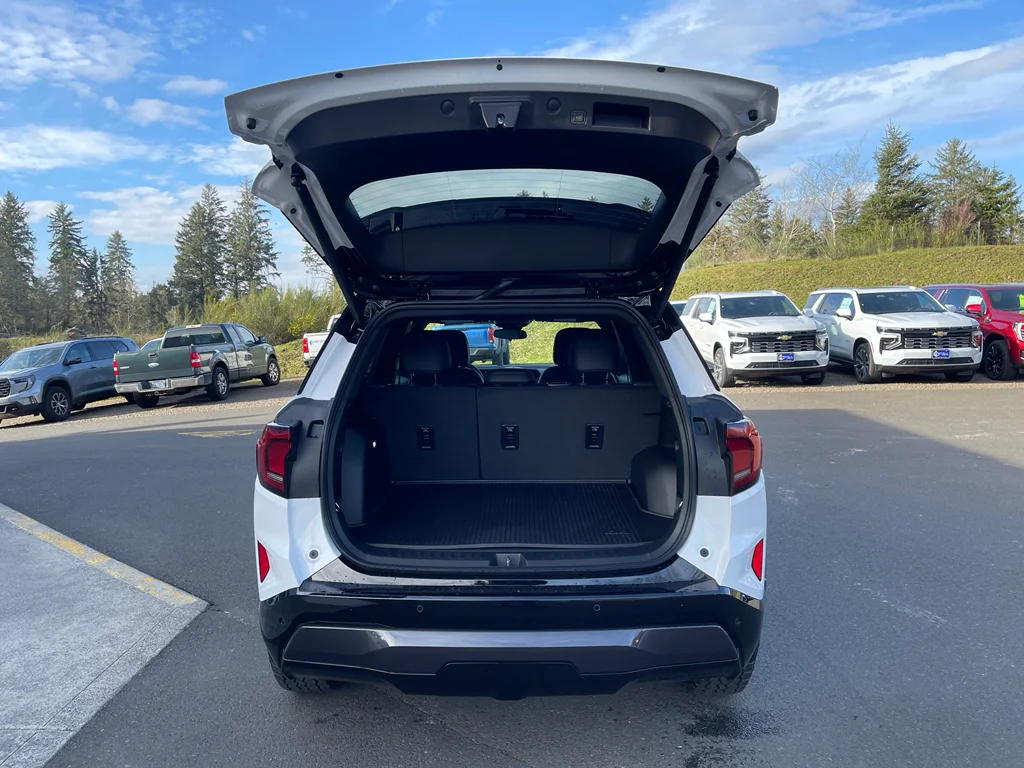 2026 GMC Terrain AT4 - Photo 8