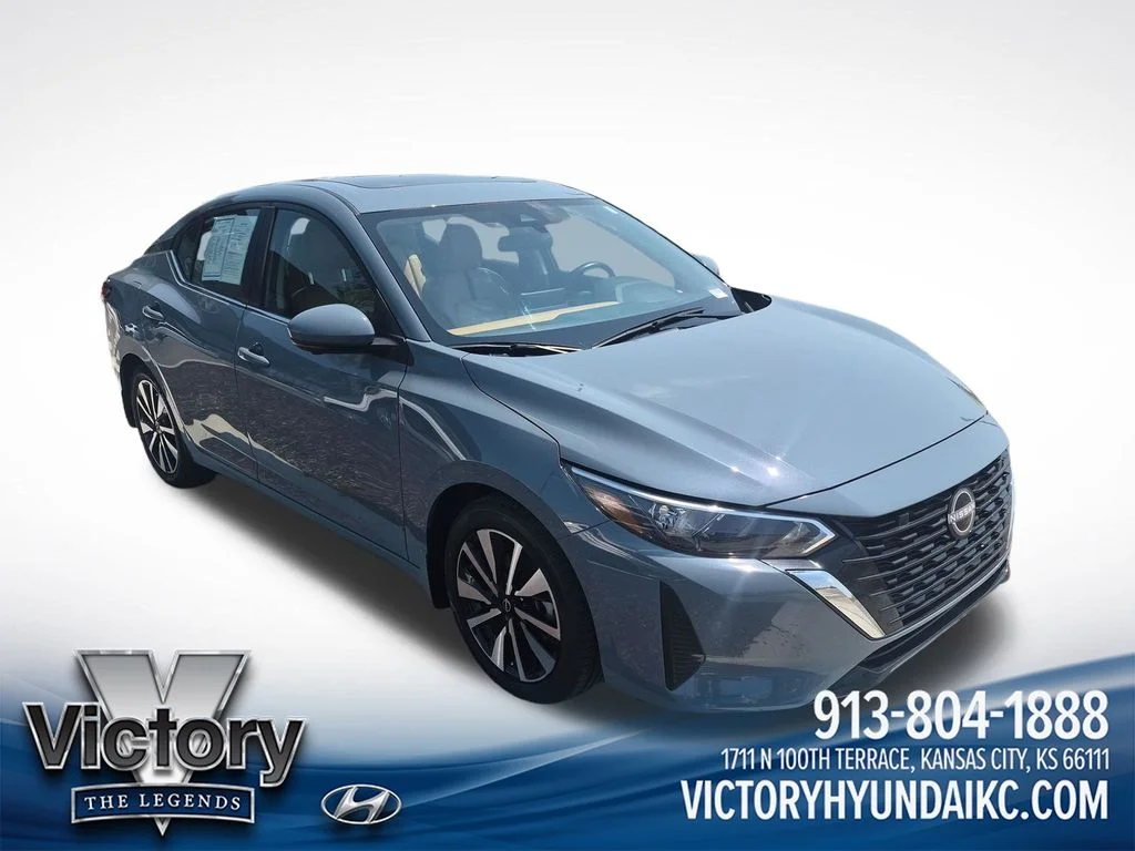 Used 2025 Gray Nissan SV image 9