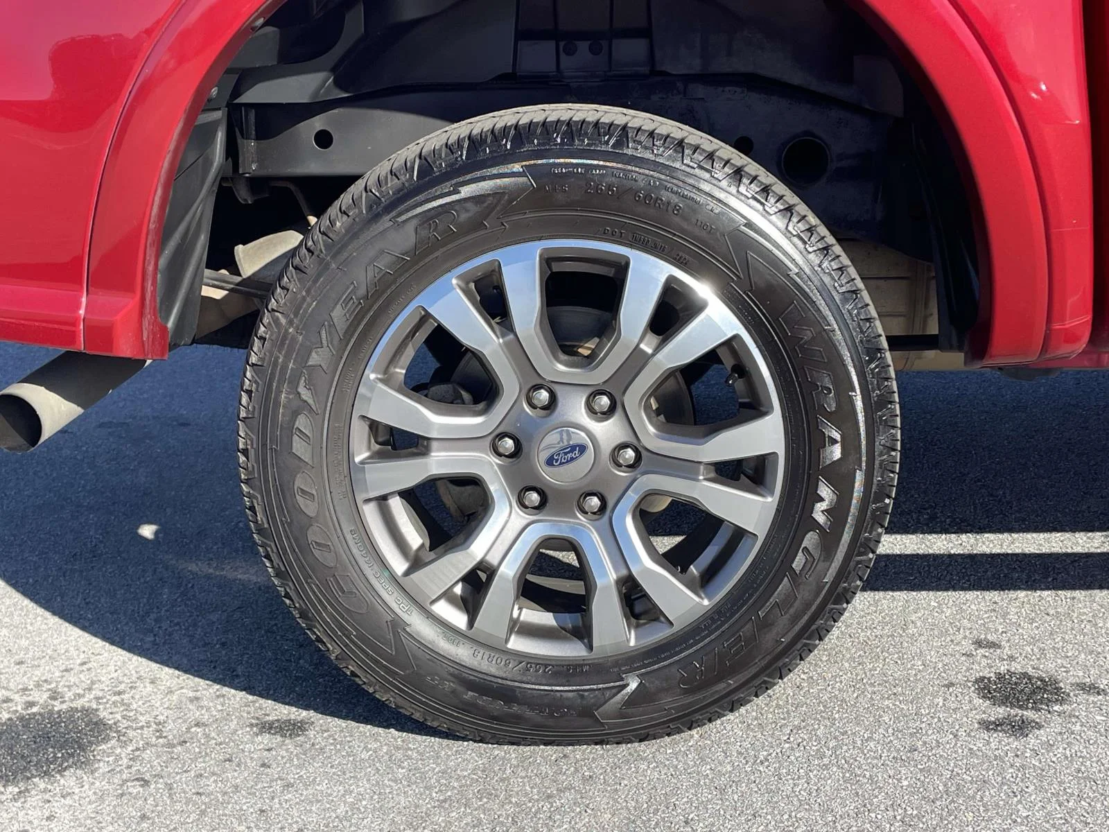 Used 2020 Rapid Red Metallic Tinted Clearcoat Ford LARIAT image 31