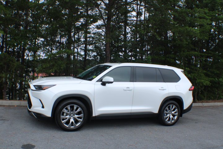 Certified Used 2024 Wind Chill Pearl Toyota Limited image 4