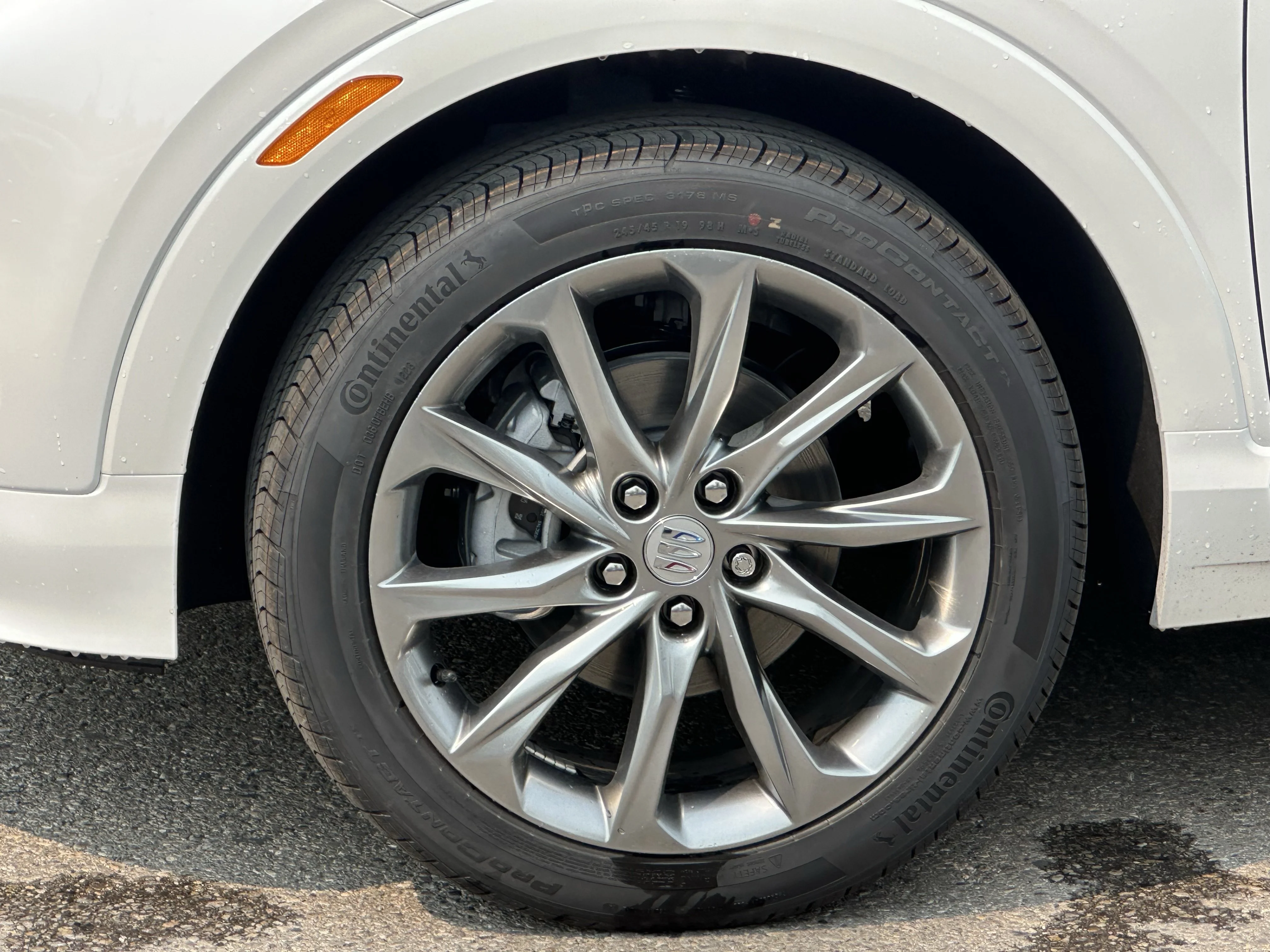New 2026 White Frost Tricoat Buick Avenir image 6