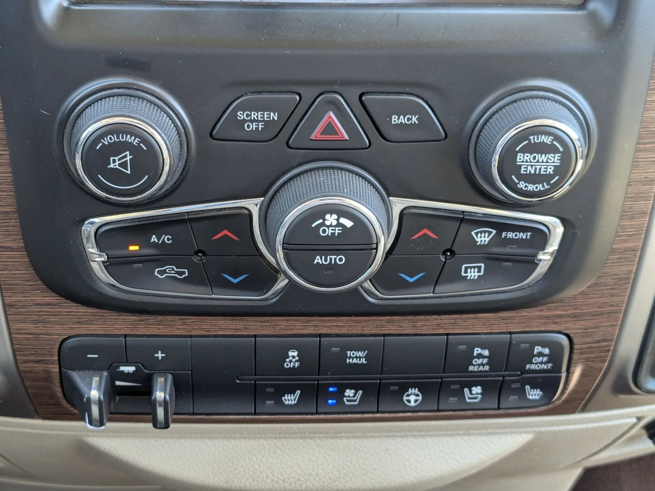 Used 2017 Pearl White Ram Laramie image 20