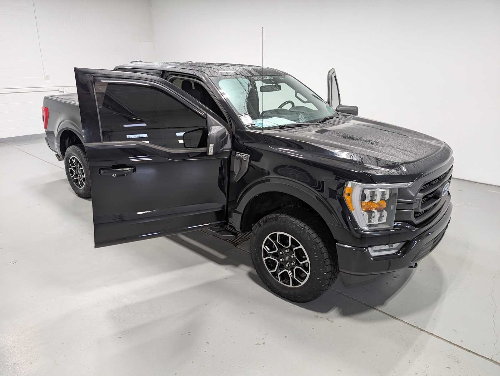 Used 2021 Agate Black Ford XLT image 17