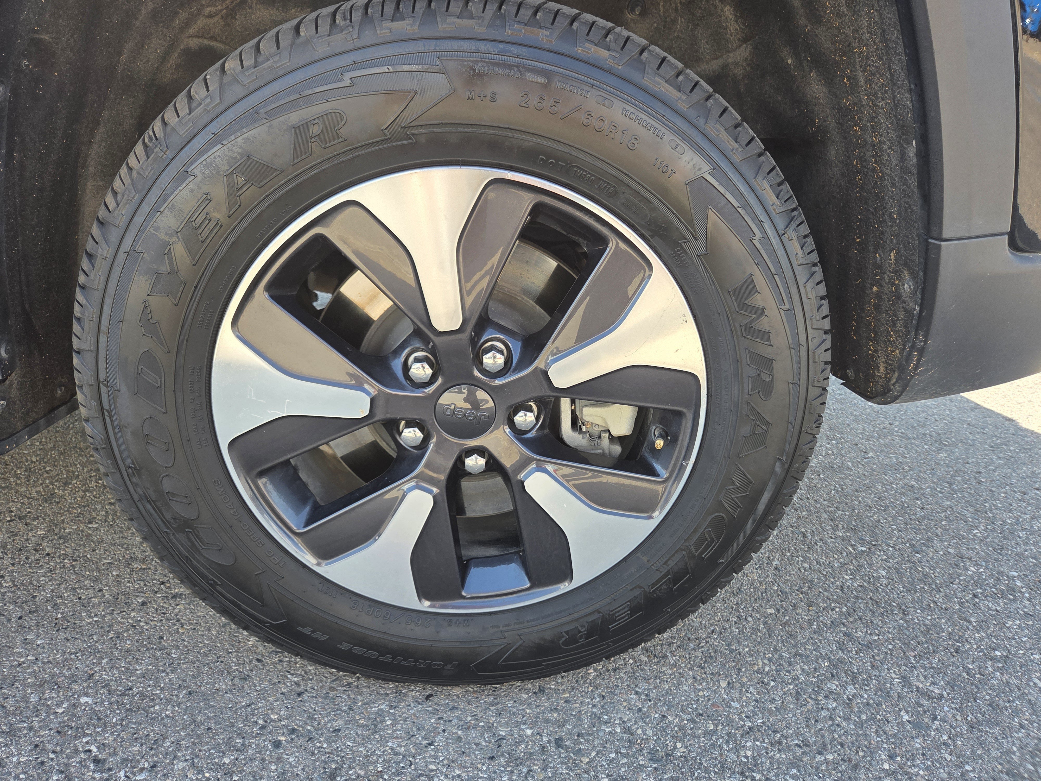 Used 2024 Diamond Black Jeep  image 20