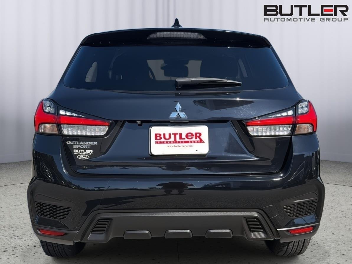 Used 2021 Labrador Black Metallic Mitsubishi ES image 5