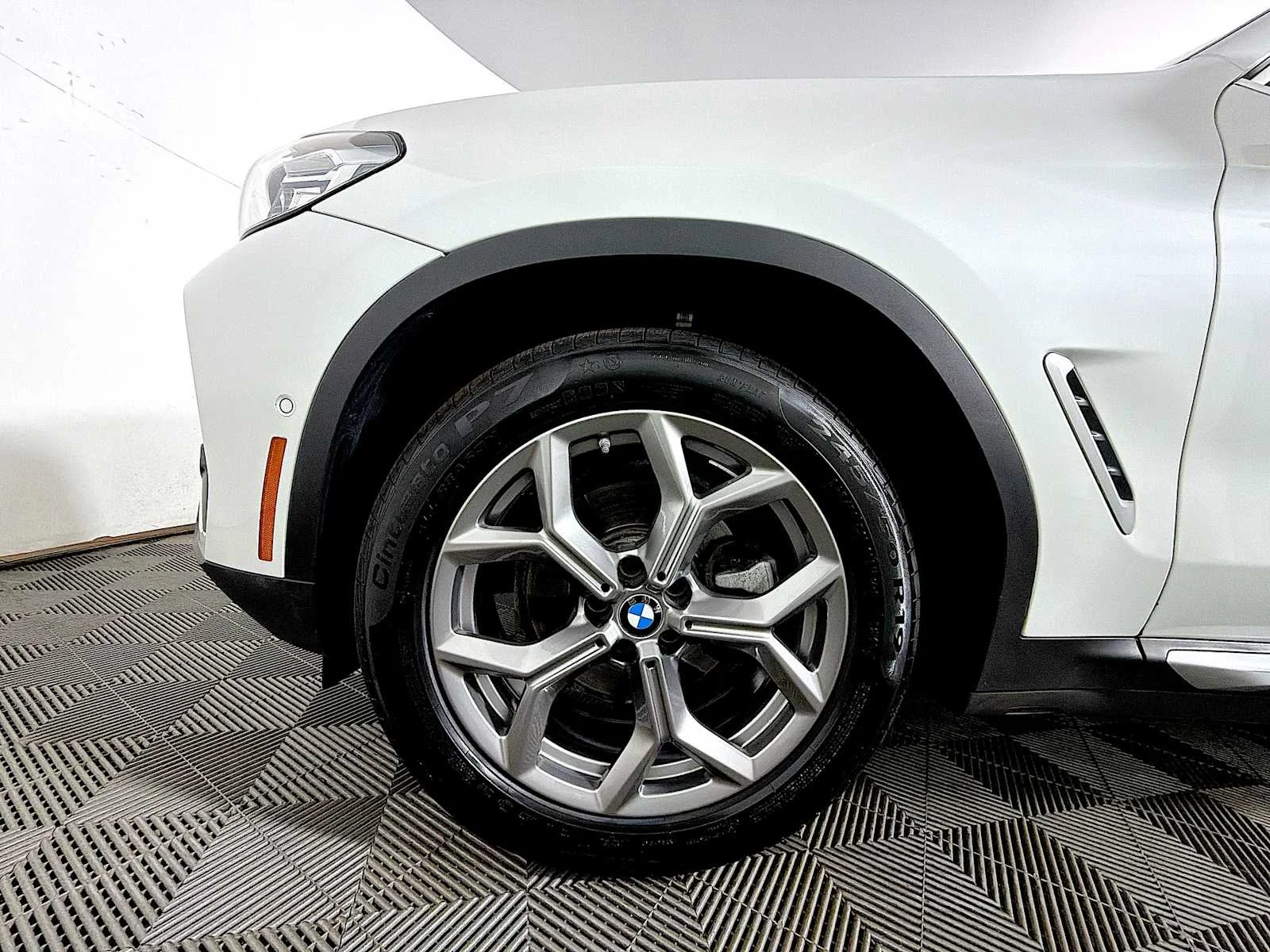 Certified Used 2024 Mineral White Metallic BMW xDrive30i image 8