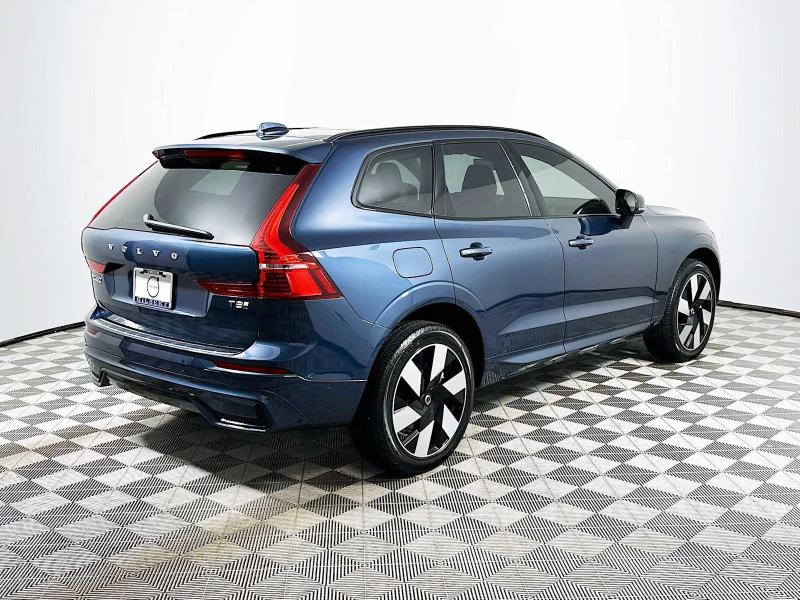 2025 Volvo XC60 Plus - Photo 7