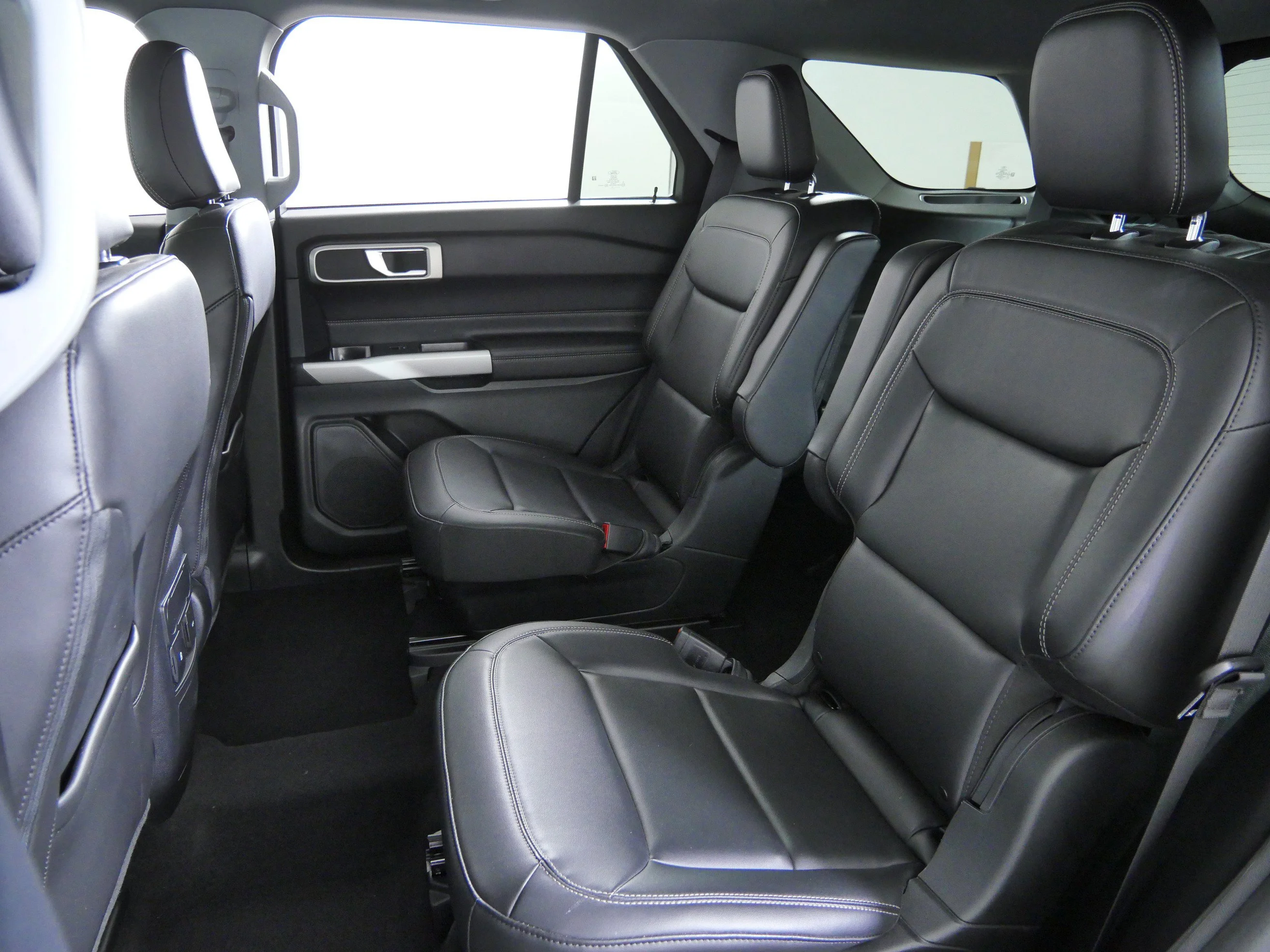 Certified Used 2024 White Metallic Ford XLT image 19