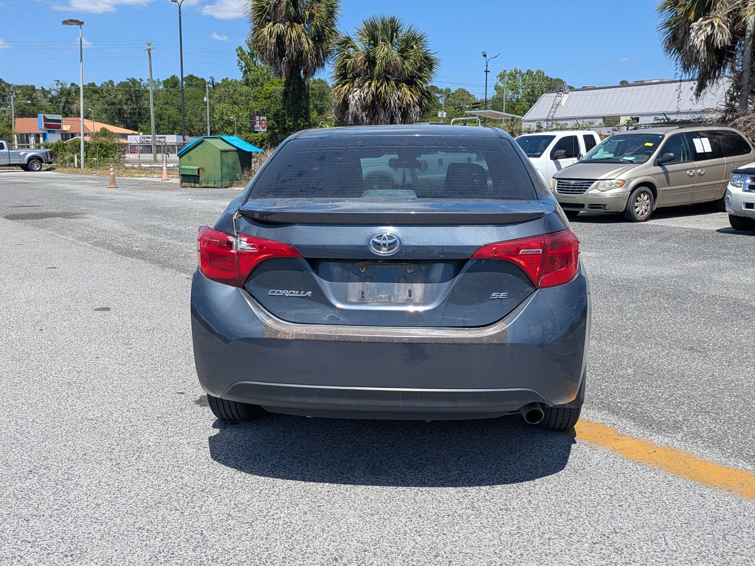 Used 2017  Toyota LE image 5