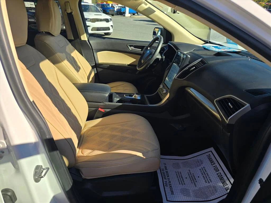 Used 2021 White Ford SE image 12