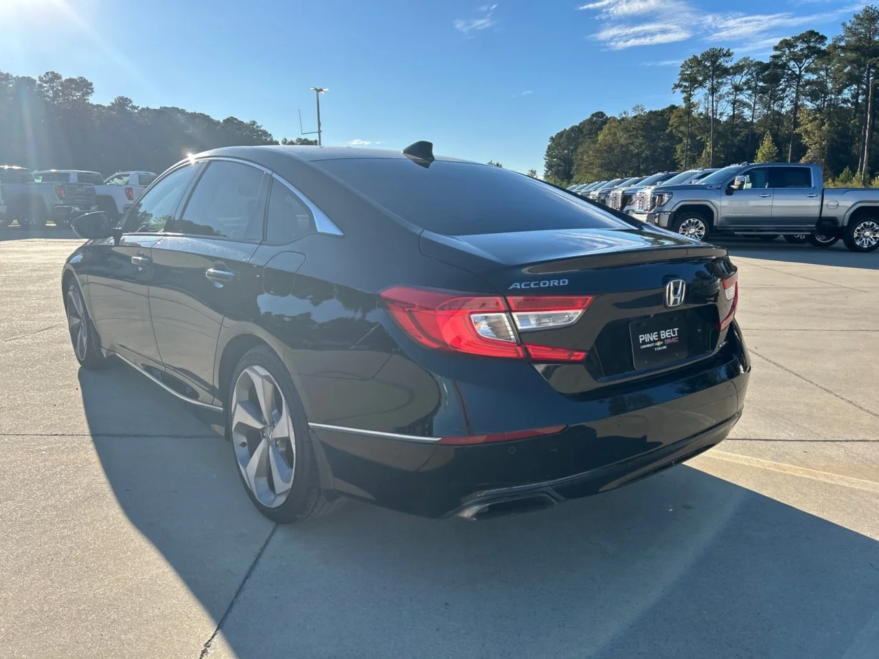 Used 2018  Honda Touring 1.5T image 5
