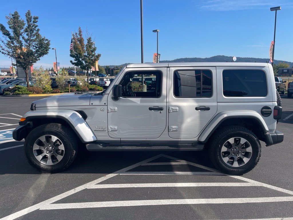 Used 2023 Silver Jeep Sahara image 2