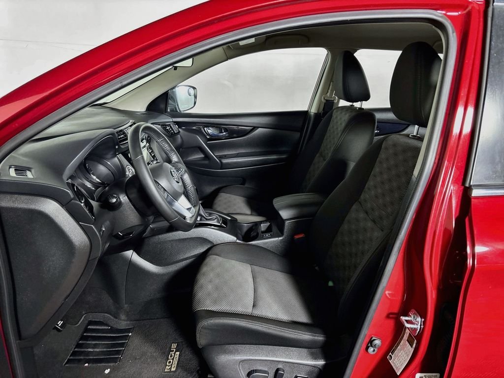 Used 2017 Red Nissan SV image 11