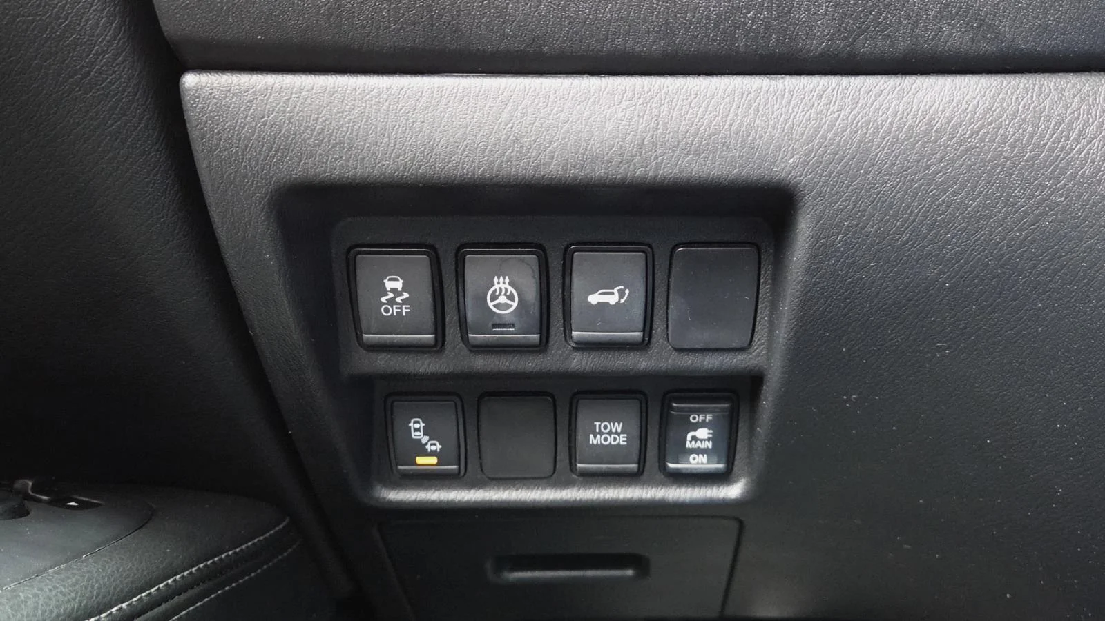 Used 2018 Gun Metallic Nissan Platinum image 24