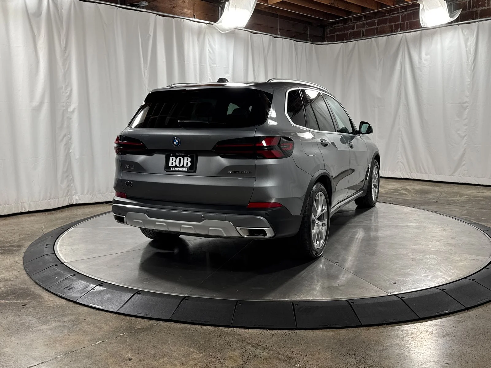 Used 2025 Gray Metallic BMW xDrive50e image 8