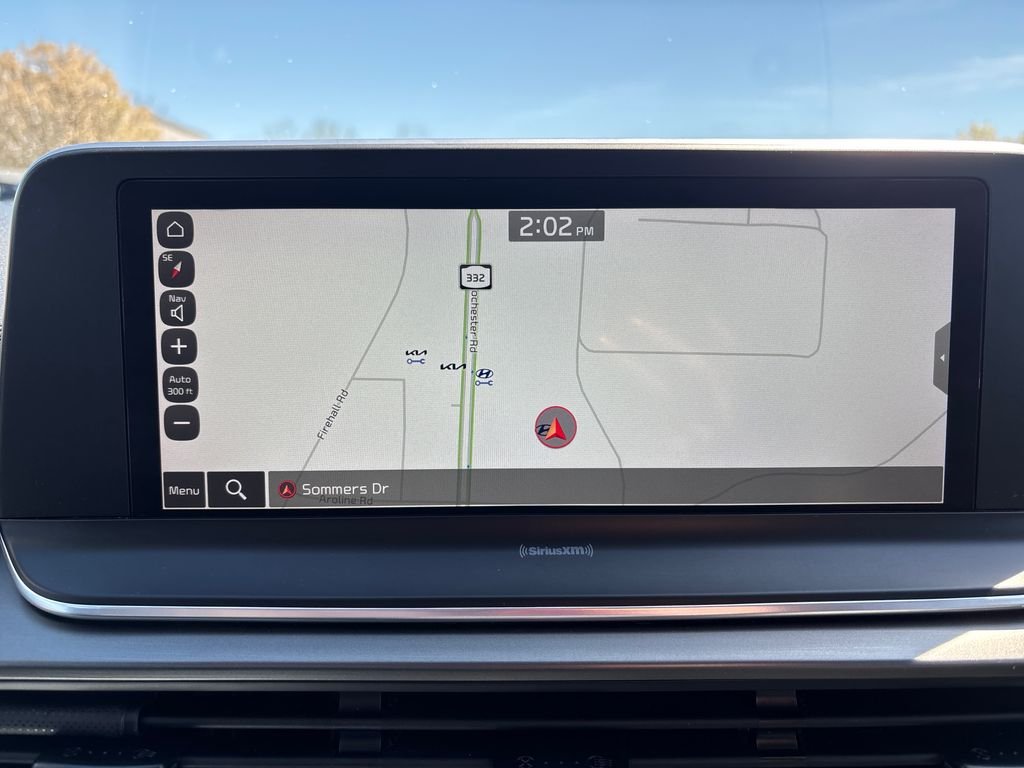 Used 2022 White Kia S image 33