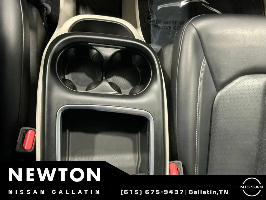 Used 2023 Bright White Clearcoat Chrysler Touring L image 24